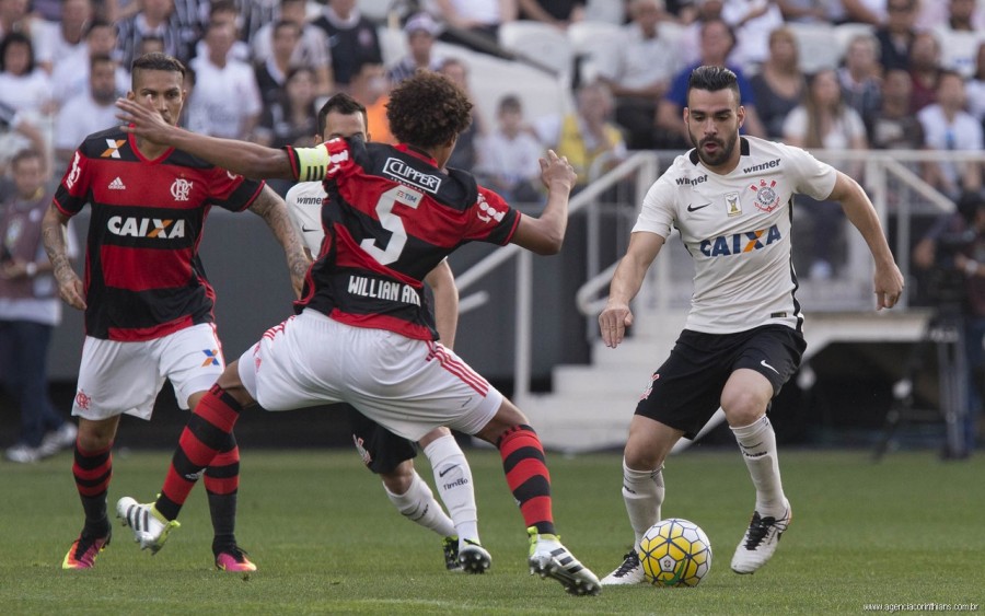 Corinthians Goleia Flamengo E Segue Na Cola Do Palmeiras Portal