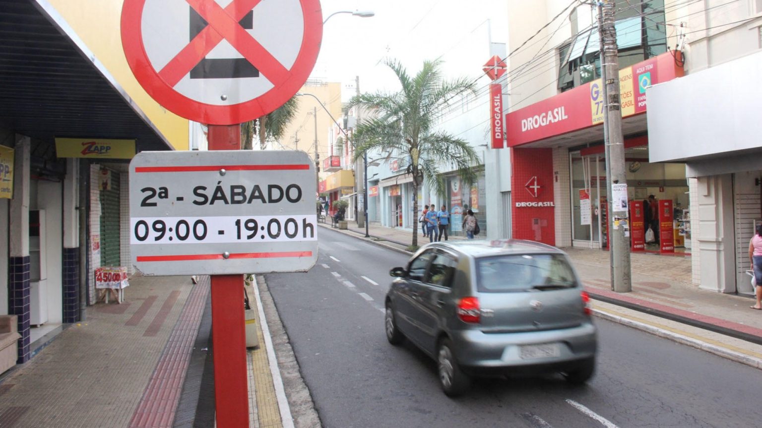 Bulevar tem novo horário de estacionamento, carga e descarga Portal