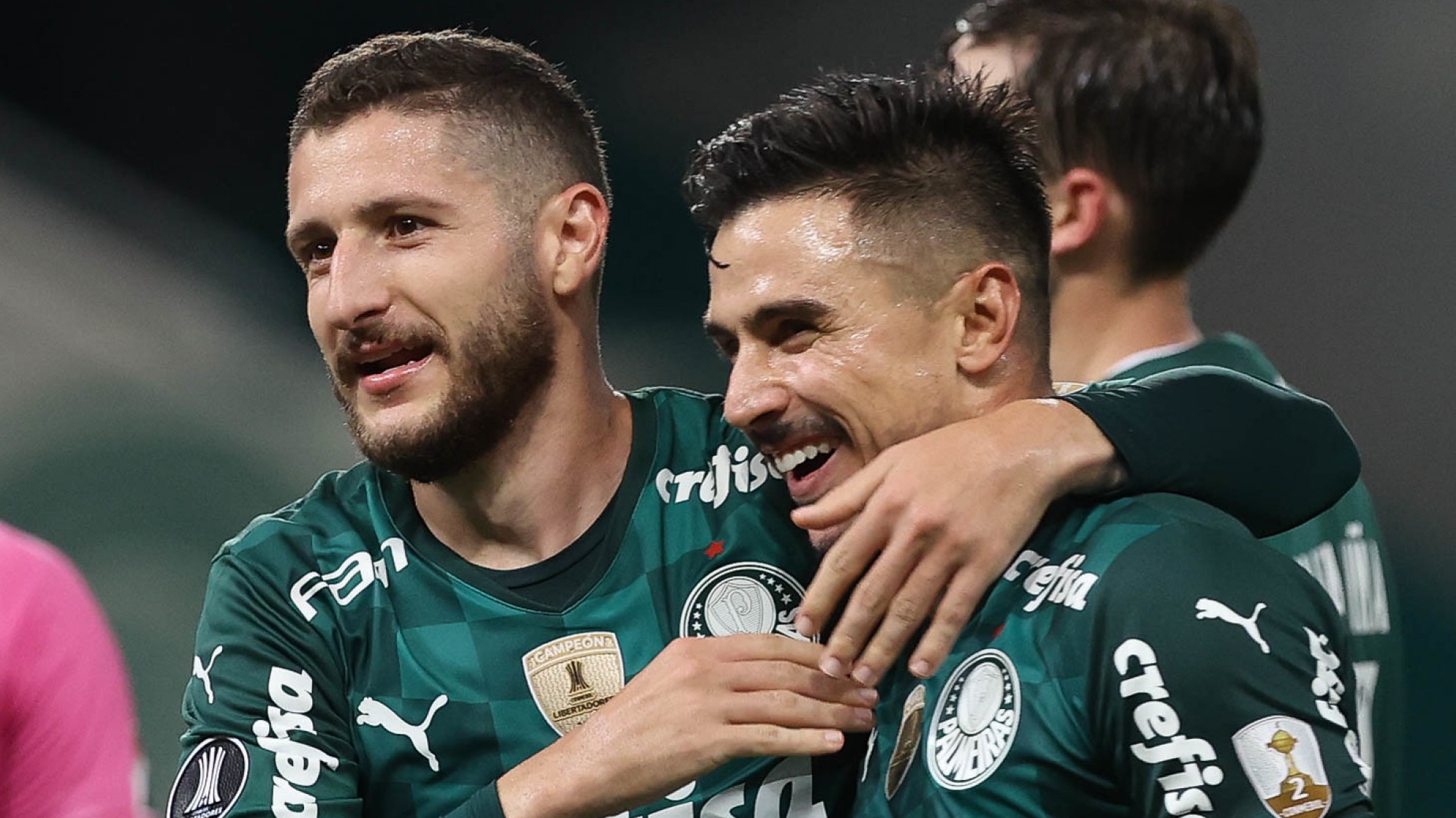 Palmeiras goleia Universitario e fica com segunda melhor campanha