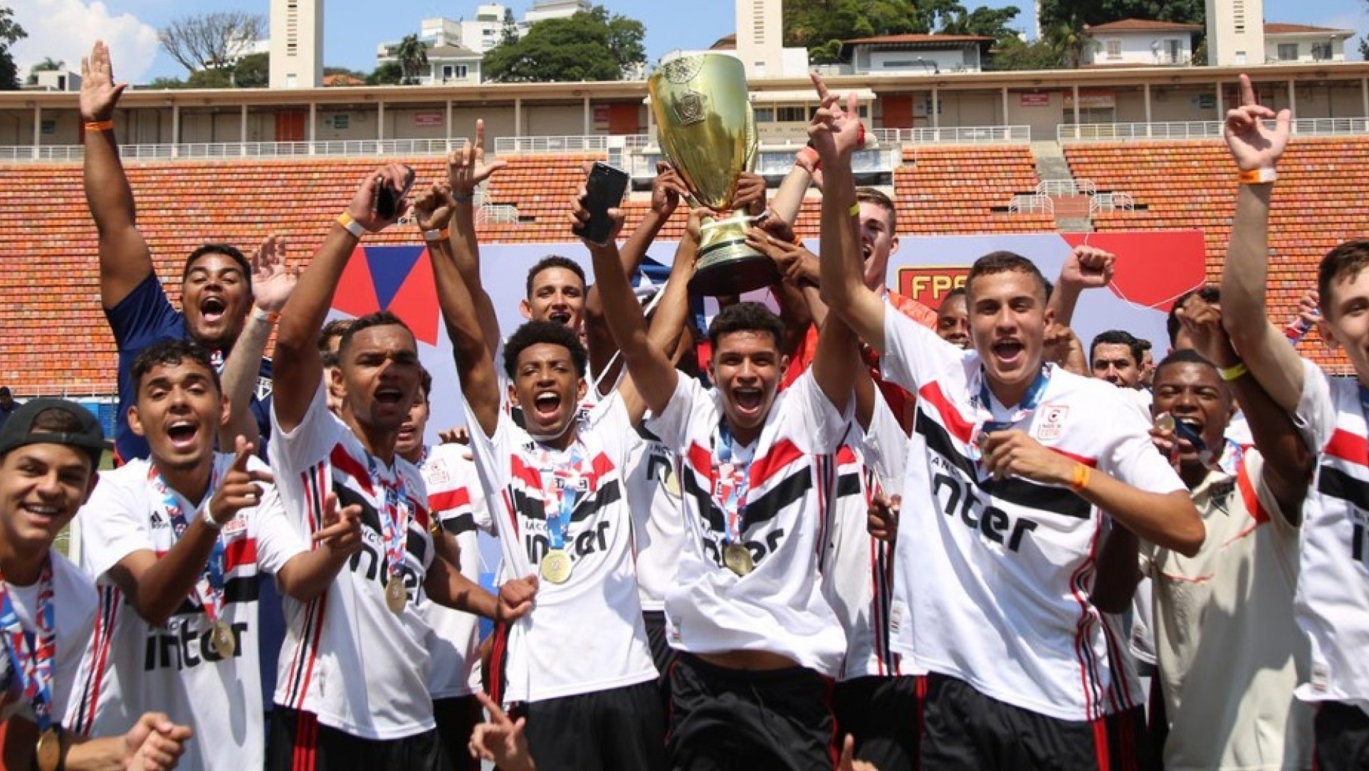 São Paulo é campeão da Copa Buh Sub-15 e Sub-17 - SPFC