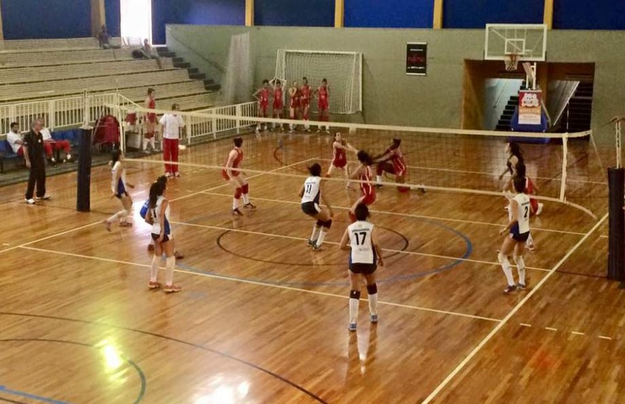 Vôlei feminino sub-19 de Araraquara vence São Carlos no tie-break