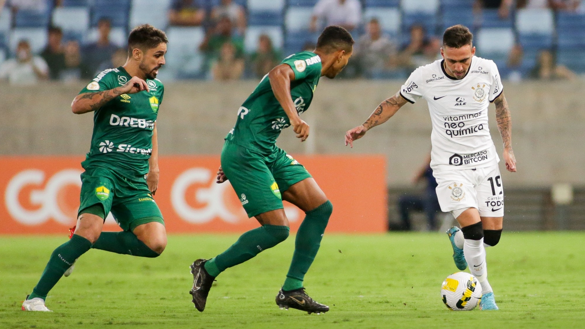 Corinthians é superado pelo Red Bull Bragantino por 1 a 0, no