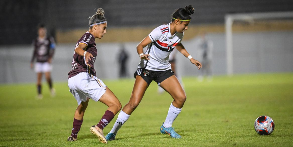 São Paulo vence Corinthians em Itaquera e fatura o tetracampeonato do  Paulistão Feminino Sub-17 - Lance!