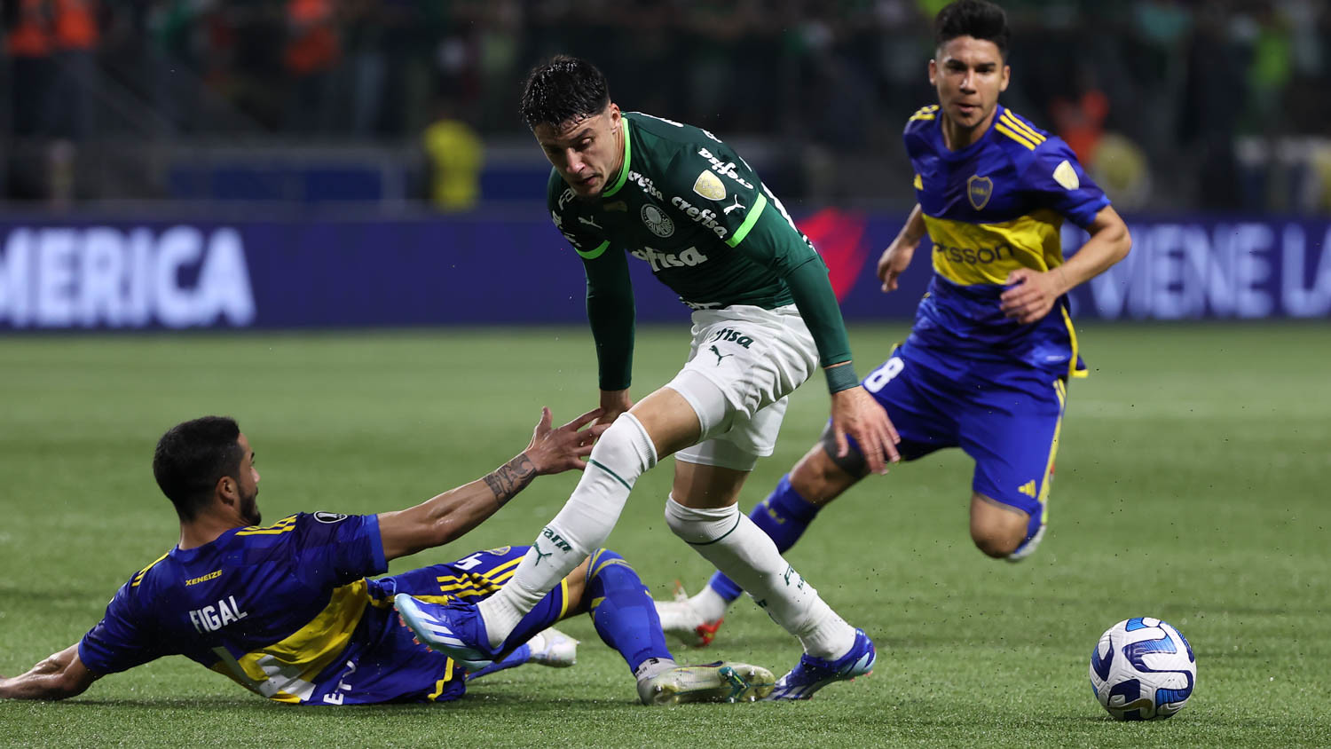 Palmeiras para em Romero, cai nos pênaltis para o Boca Juniors e se despede  da Libertadores