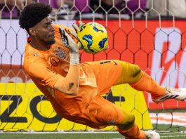 Hugo Souza brilha e Corinthians avança à final da Copa do Brasil