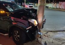 Motorista perde controle e bate em poste no Selmi Dei, em Araraquara