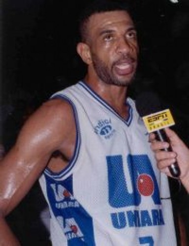Entrevista com Pipoka, o ex-jogador de basquete e o segundo brasileiro a  jogar na NBA 